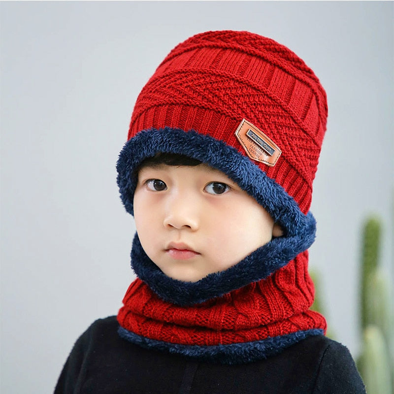 Bonnets enfants tricotés pour l'hiver ou l'automne