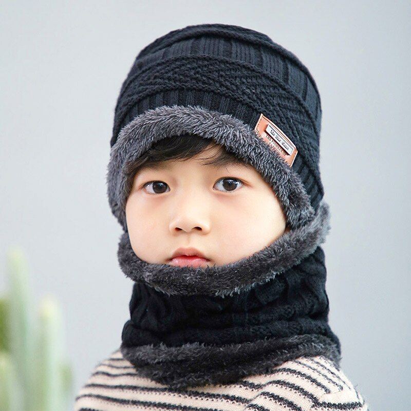 Bonnets enfants tricotés pour l'hiver ou l'automne