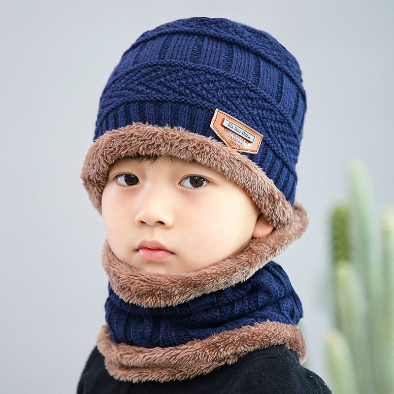 Bonnets enfants tricotés pour l'hiver ou l'automne