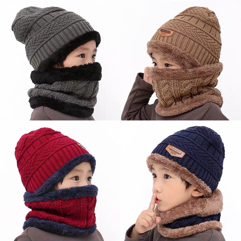 Bonnets enfants tricotés pour l'hiver ou l'automne